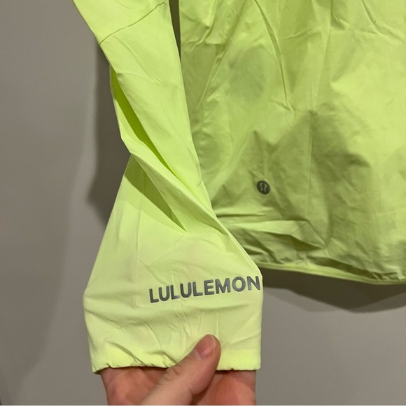 Lululemon Stretch Ventilated Running Jacket
Faded Zap - Picture 6 of 10
